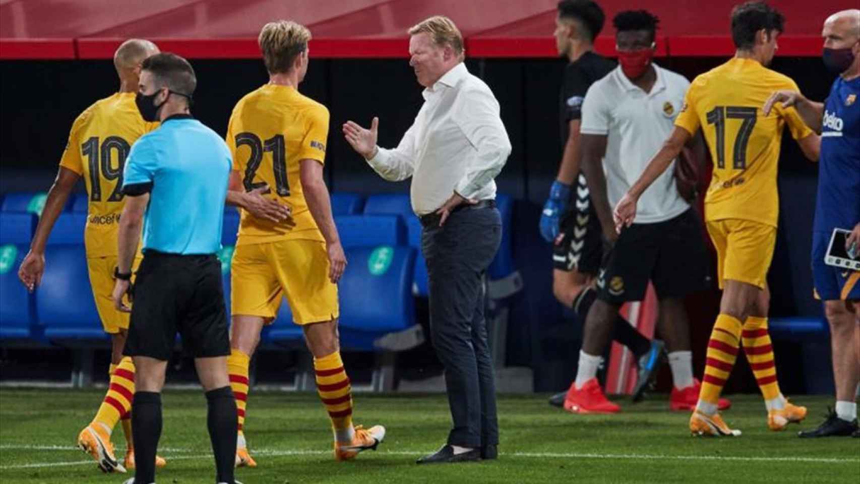 Ronald Koeman en un partido de pretemporada / EFE