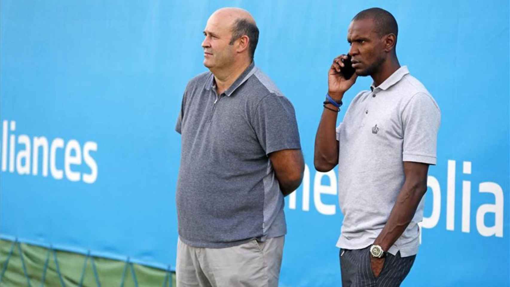 Abidal y Òscar Grau en una imagen de archivo / EFE