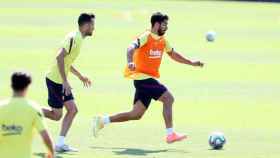 Luis Suárez entrenando con sus compañeros /FC BARCELONA