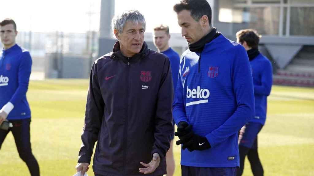 Quique Setién en un entrenamiento con el Barça / FCB