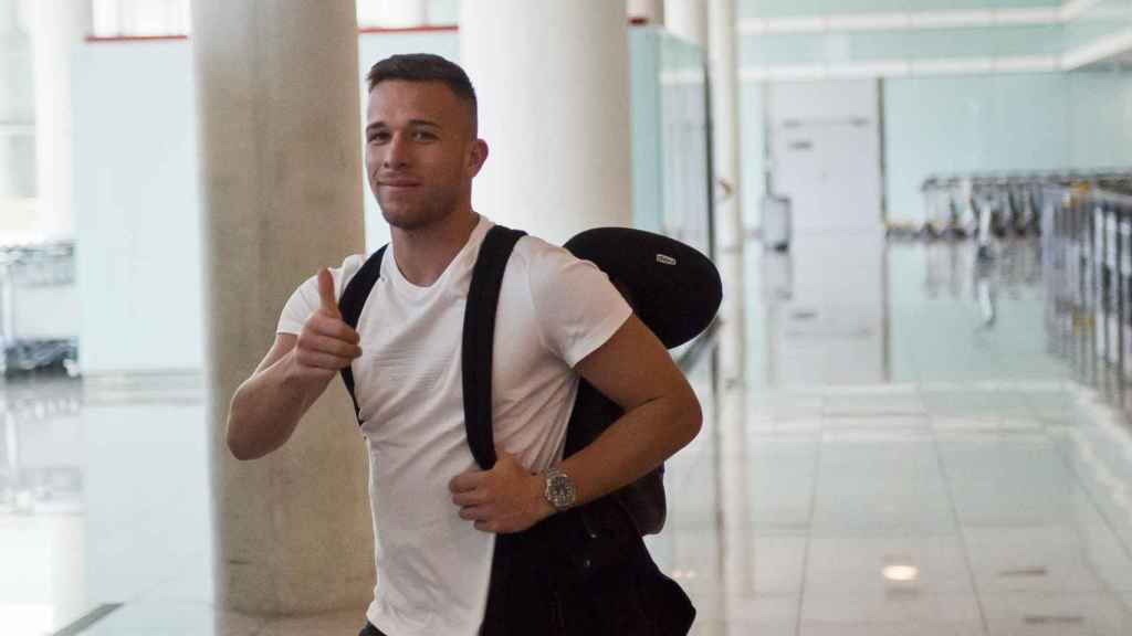 Arthur Melo se defiende tras los rumores de que pudiera estar haciendo snowboard en medio de una lesión