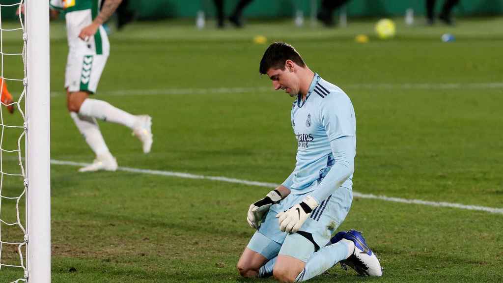 Courtois en el partido contra el Elche / EFE