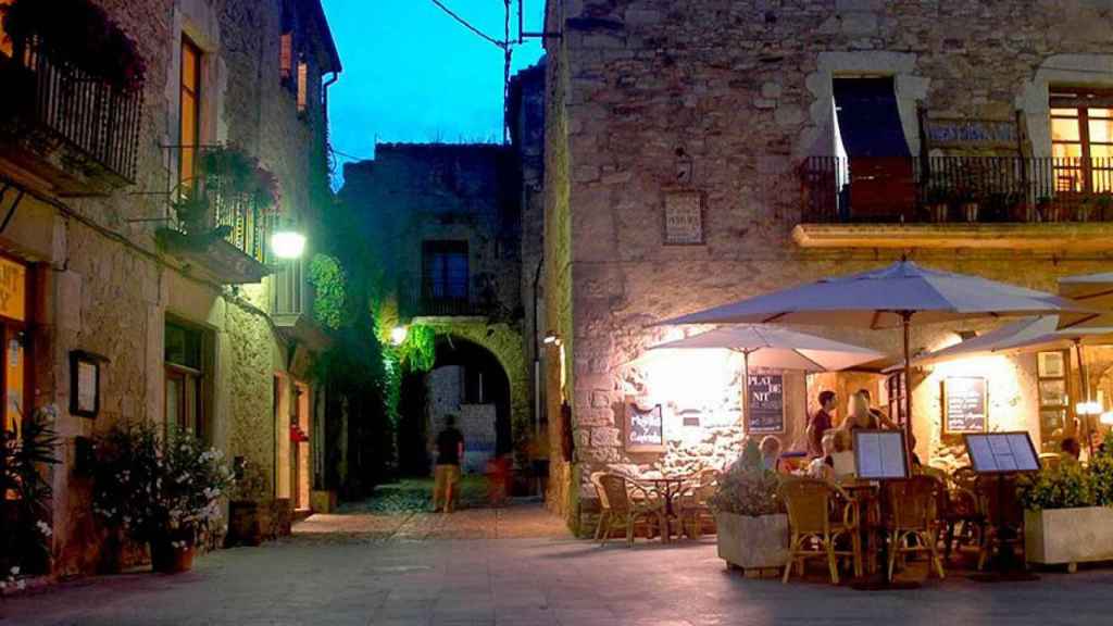 El pueblo medieval de Peratallada en la Costa Brava en la provincia de Girona