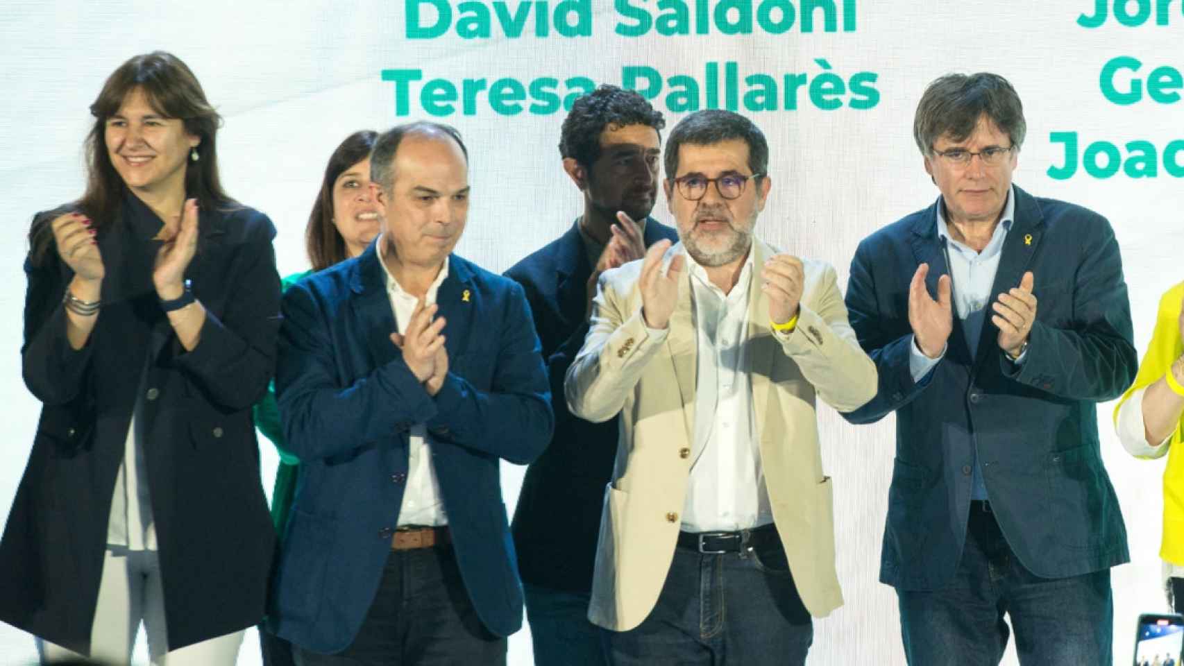 La presidenta del Parlament, Laura Borràs; el exconseller Jordi Turull; el hasta ahora secretario general de Junts, Jordi Sànchez y el expresidente de la Generalitat Carles Puigdemont en el congreso que el partido celebra en Argelès-sur-Mer (Francia) / EP