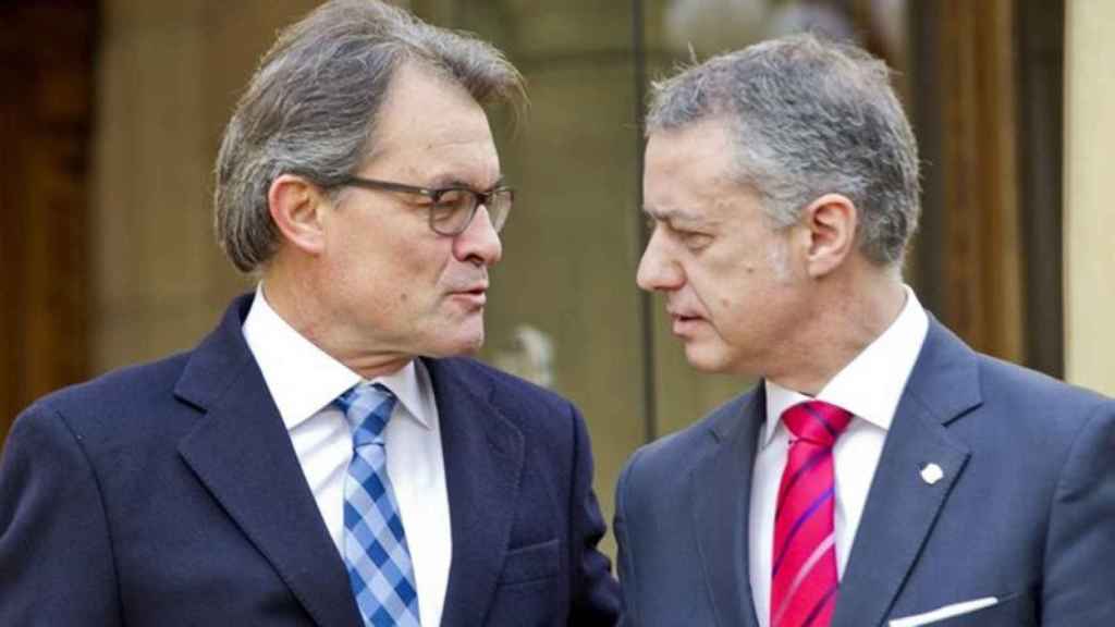 El expresidente catalán Artur Mas y el triunfador de las elecciones vascas, Iñigo Urkullu / EFE