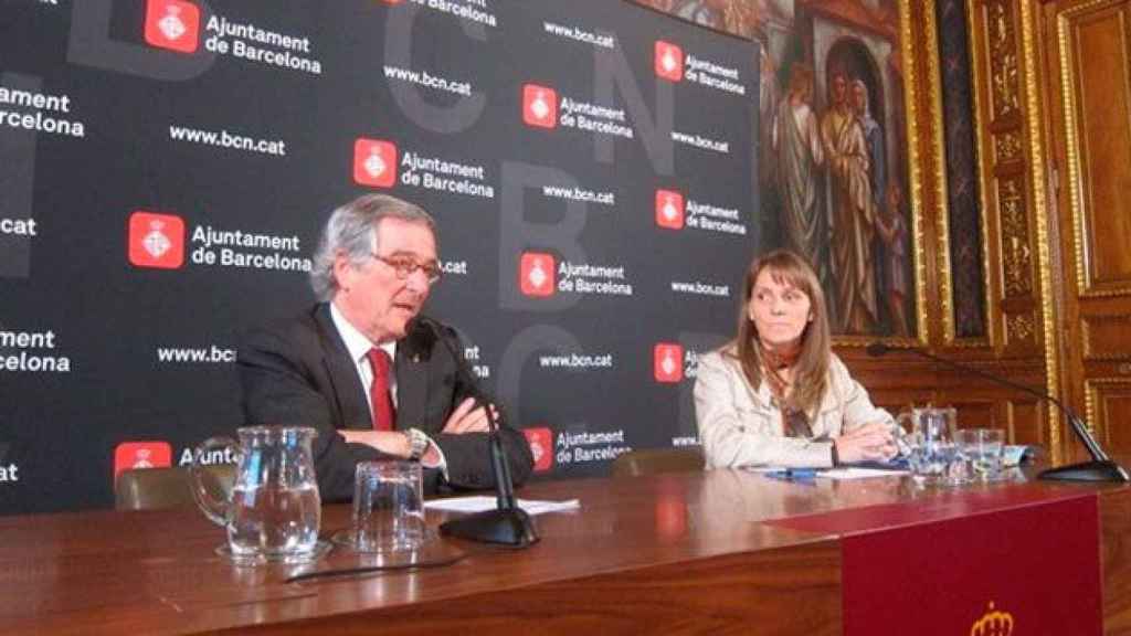 Irma Rognoni, concejal del grupo municipal del PDeCAT, junto al exalcalde Xavier Trias / EP