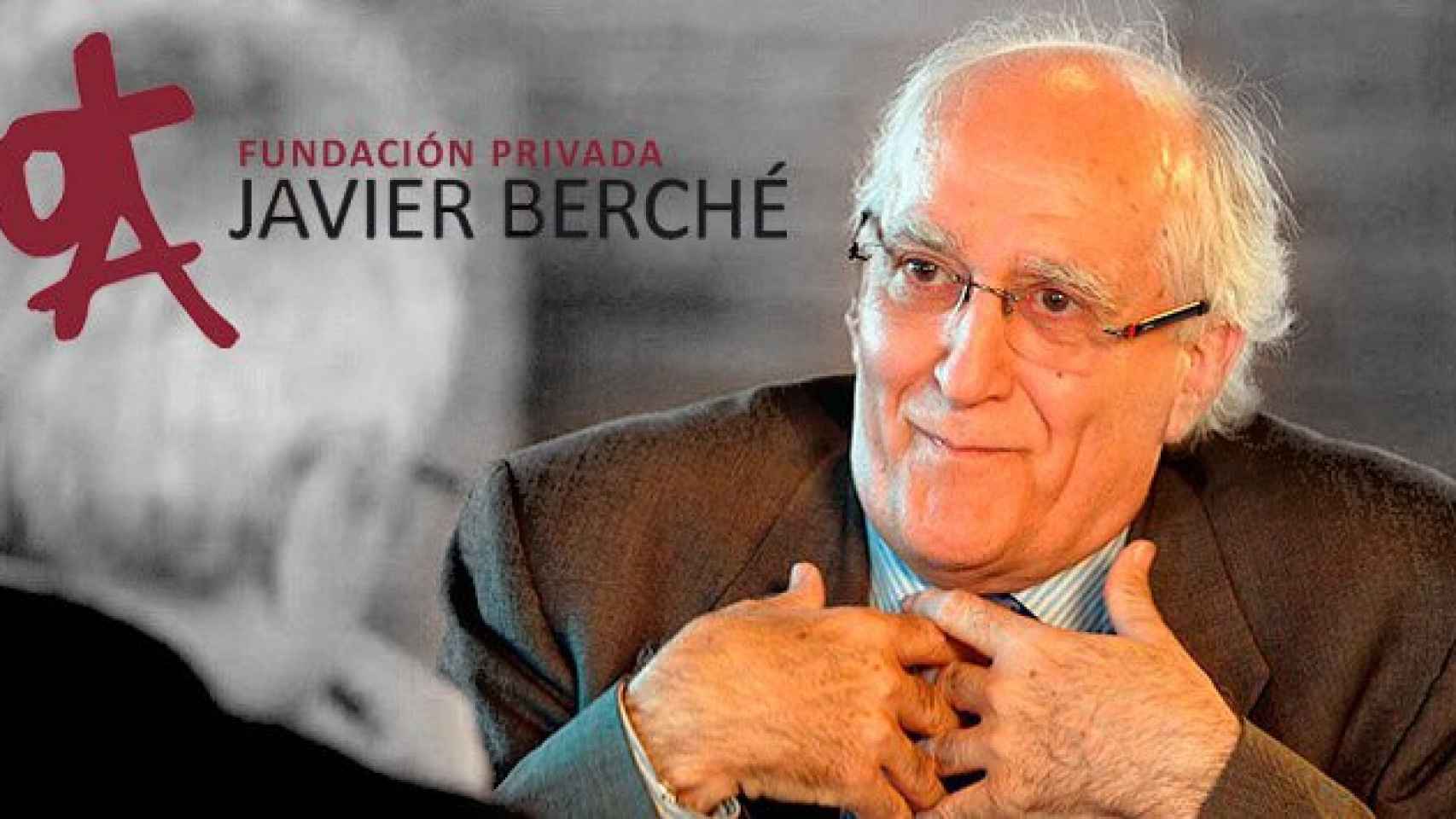 El doctor Javier Berché y la imagen de su fundación.