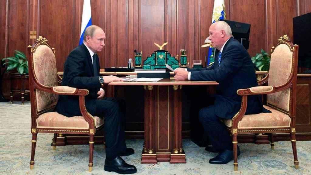 El presidente ruso, Vladimir Putin, con Sergey Chemezov / Kremlin