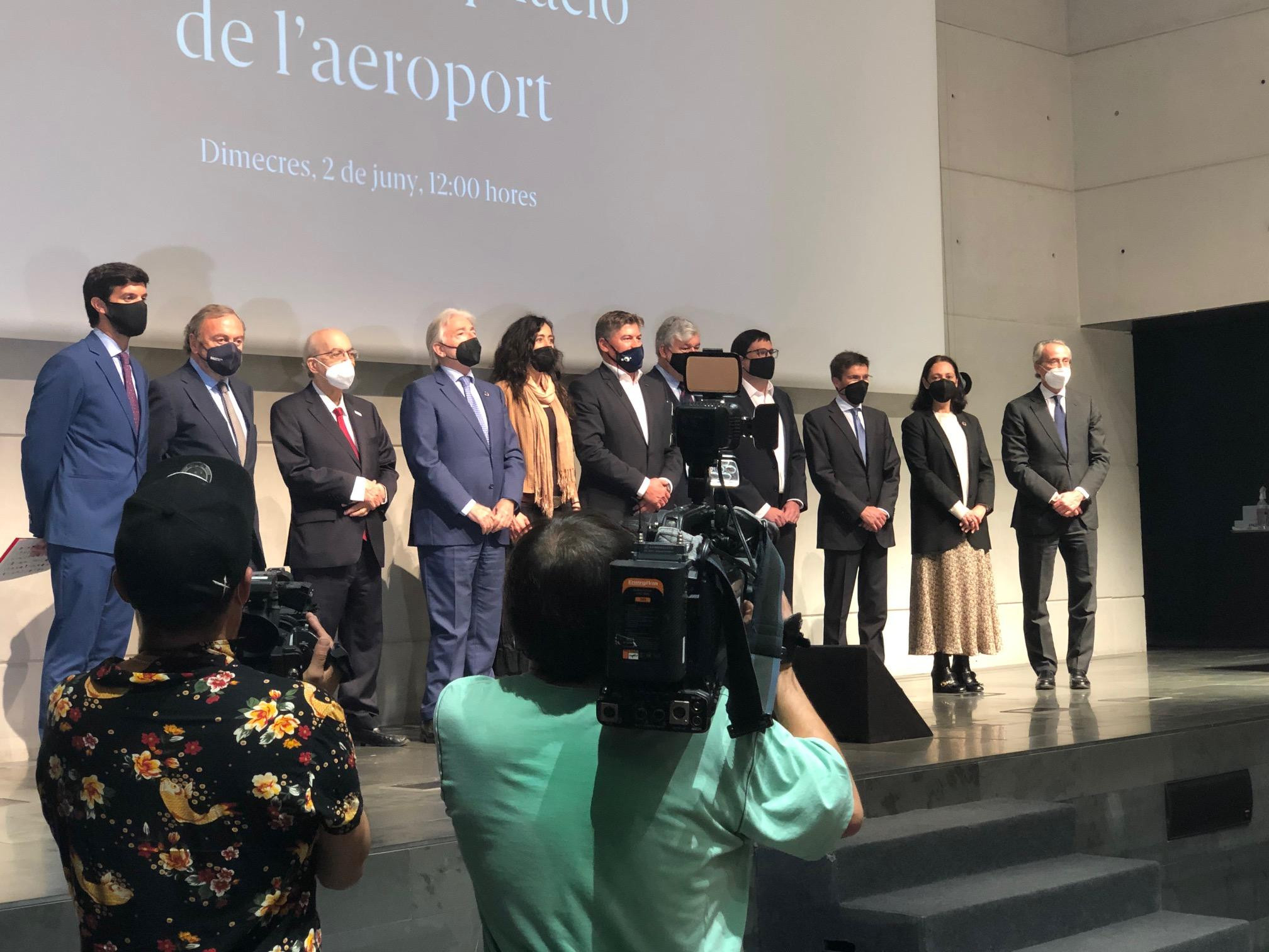 Los representantes empresariales en el acto de Esade a favor de la ampliación de El Prat / CG