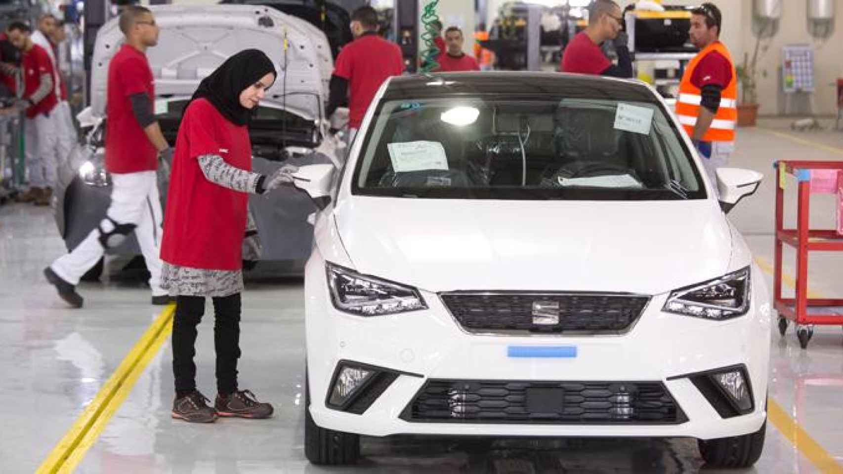 Un grupo de trabajadores de la planta de Seat en Relizante (Argelia) / SEAT