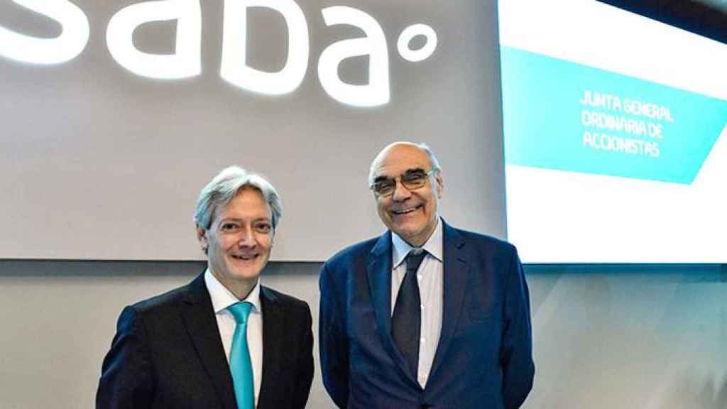 Criteria quiere el 100% del capital de Saba, firma presidida por Salvador Alemany (d), y con Josep Martínez Vila (i) como consejero delegado / SABA