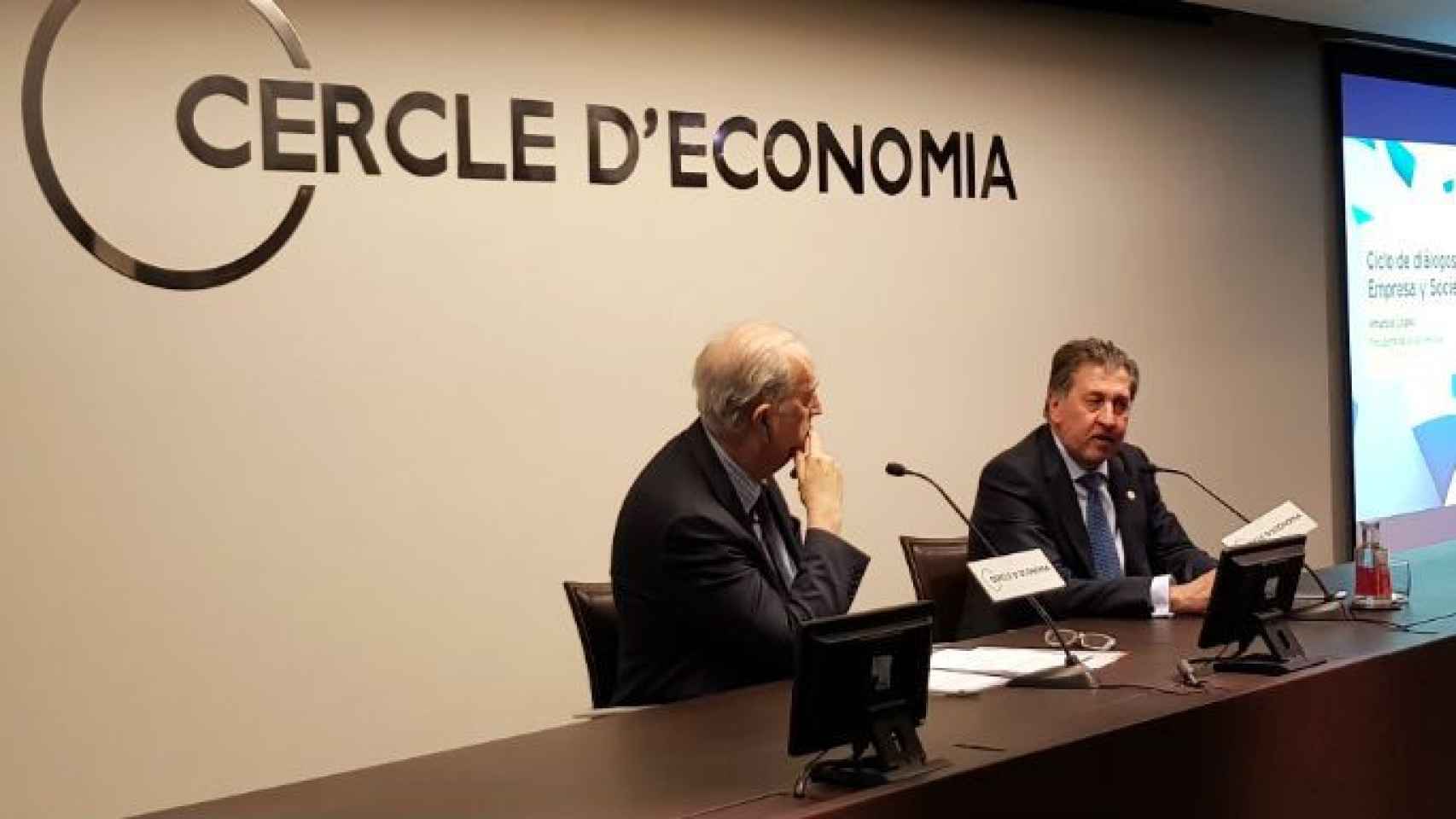 Amancio López, presidente de la hotelera Hotusa (d) con Juan José Brugera, presidente del Círculo de Economía / CG