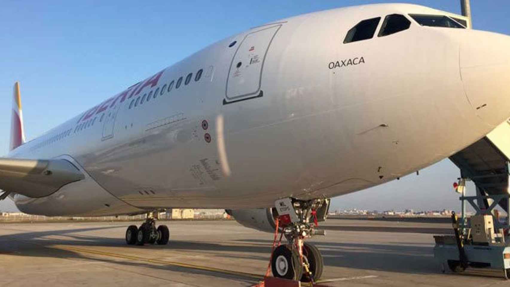 Una aeronave A330 de Iberia, una de las que opera rutas aéreas transcontinentales / CG