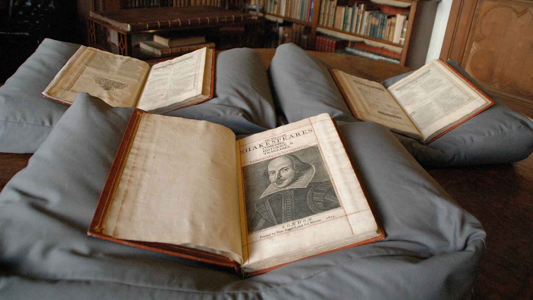 Descubren el primer folio de Shakespeare en una isla de Escocia.