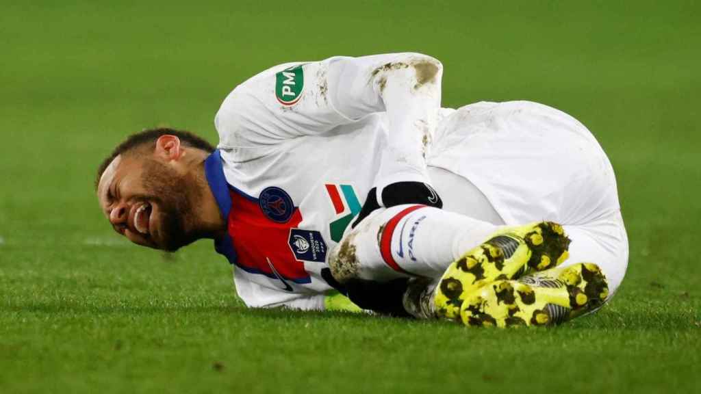 Neymar, tras caer lesionado con el PSG | EFE