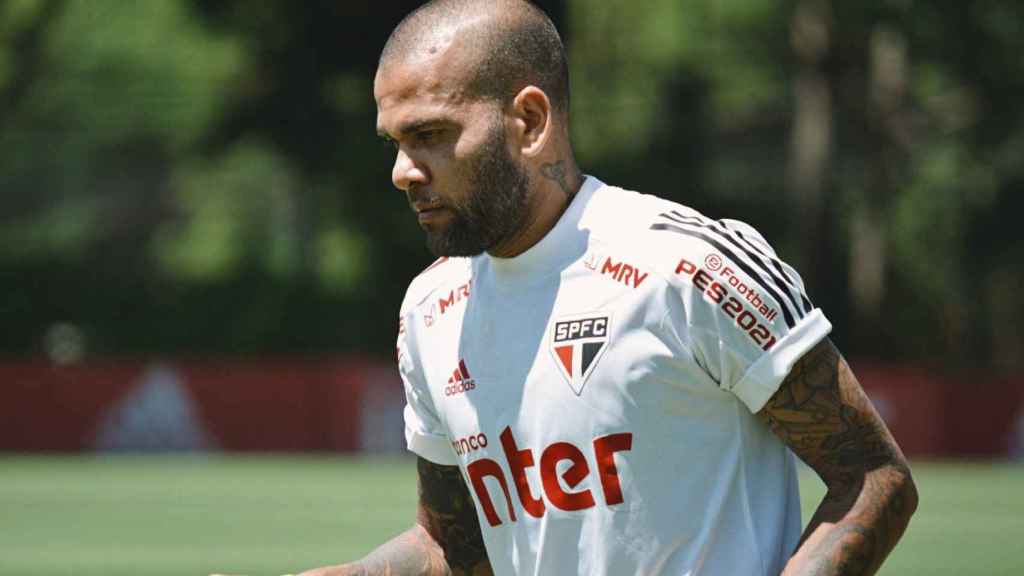 Dani Alves entrenando con el Sao Paulo / Redes