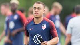 Sergiño Dest entrenando con la selección de Estados Unidos / Redes