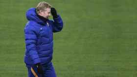 Koeman, en un entrenamiento del Barça | EFE