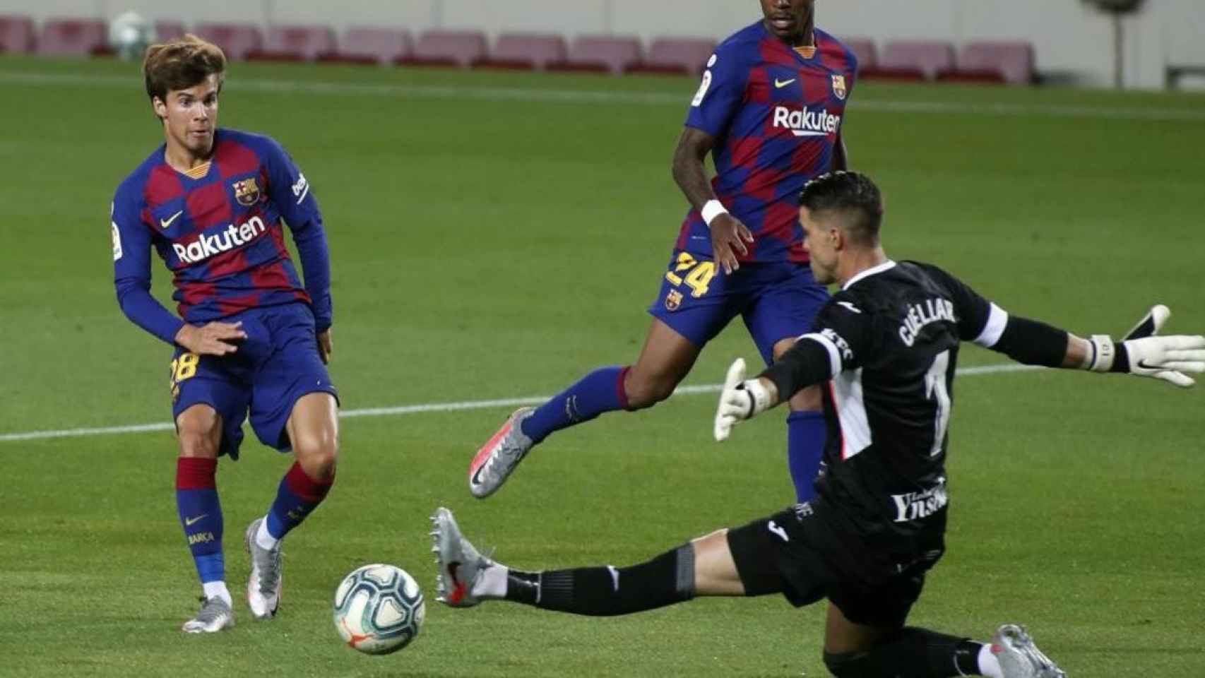 Riqui Puig, en una clara ocasión ante el Leganés | EFE