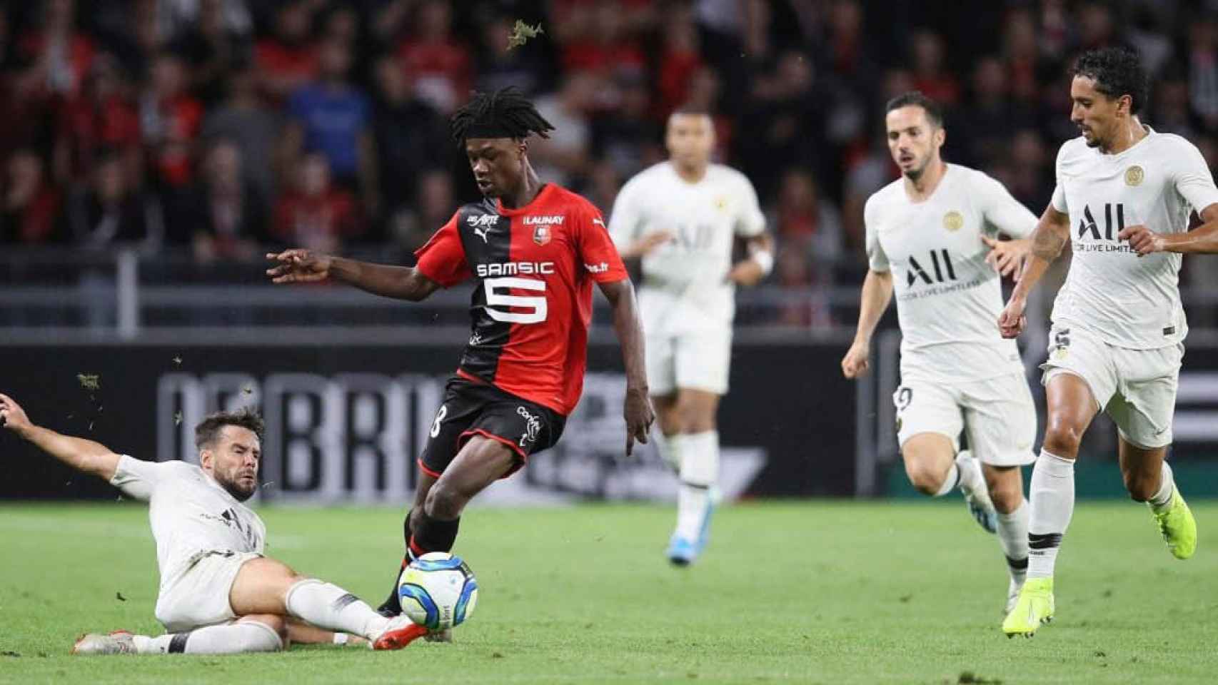 Eduardo Camavinga jugando contra el PSG / EFE