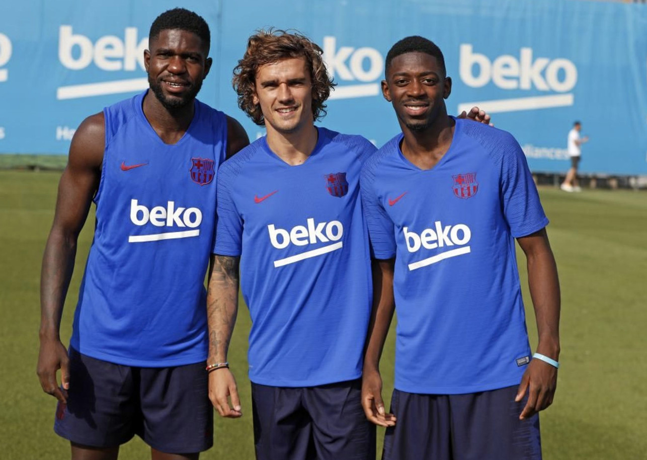 Una foto de Umtiti, Griezmann y Dembelé en su primer día de entrenamiento / FCB