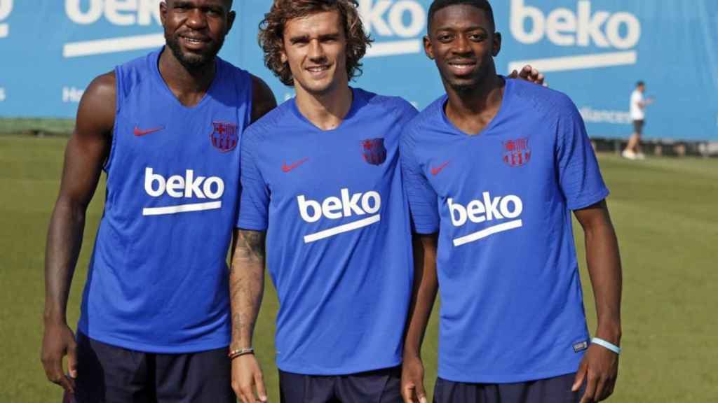 Una foto de Umtiti, Griezmann y Dembelé en su primer día de entrenamiento / FCB