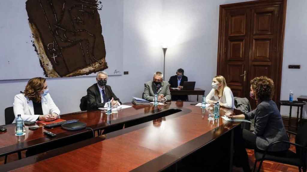 Reunión de el Ayuntamiento con las víctimas del 17A / EP