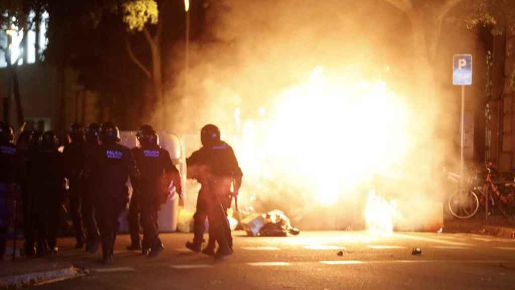 Segunda noche de altercados en el centro de Barcelona / EFE