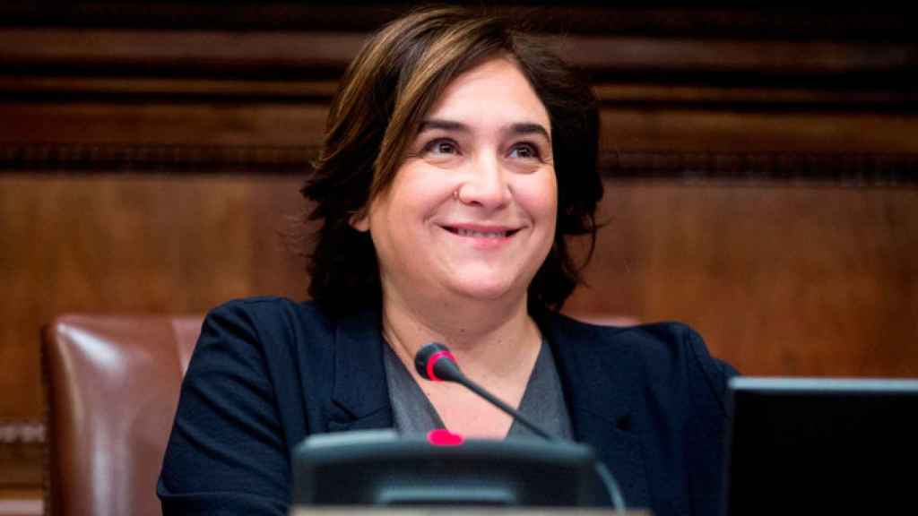 Ada Colau, alcaldesa de Barcelona, durante un pleno municipal / EFE