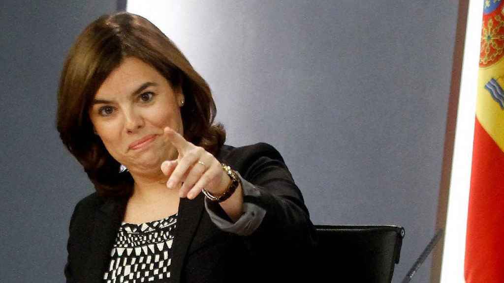 La vicepresidenta del Gobierno, Soraya Sáenz de Santamaría, en la rueda de prensa posterior al Consejo de Ministros.