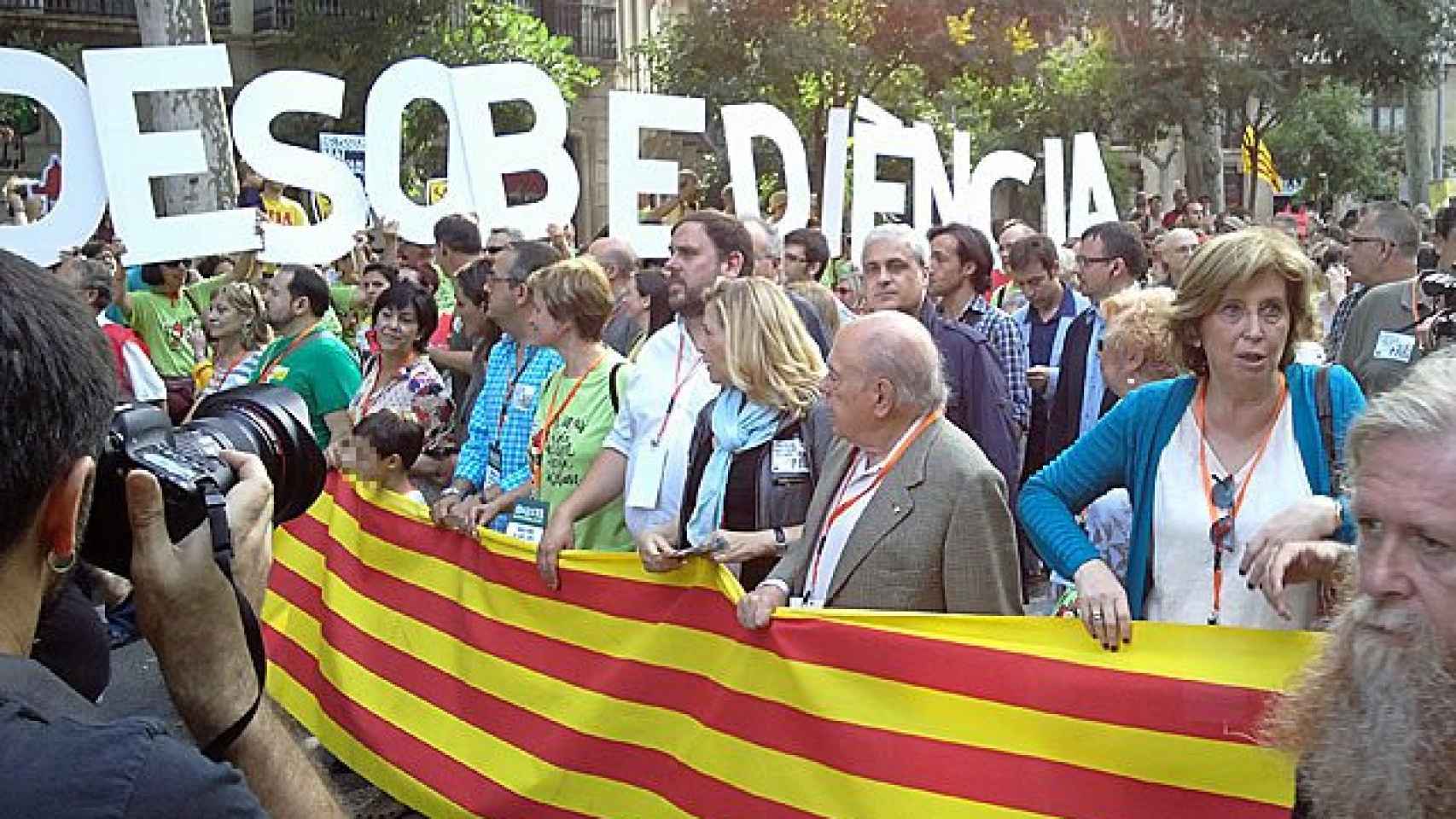 Rigau encabeza la manifestación que pide la insumisión ante las sentencias sobre bilingüismo escolar