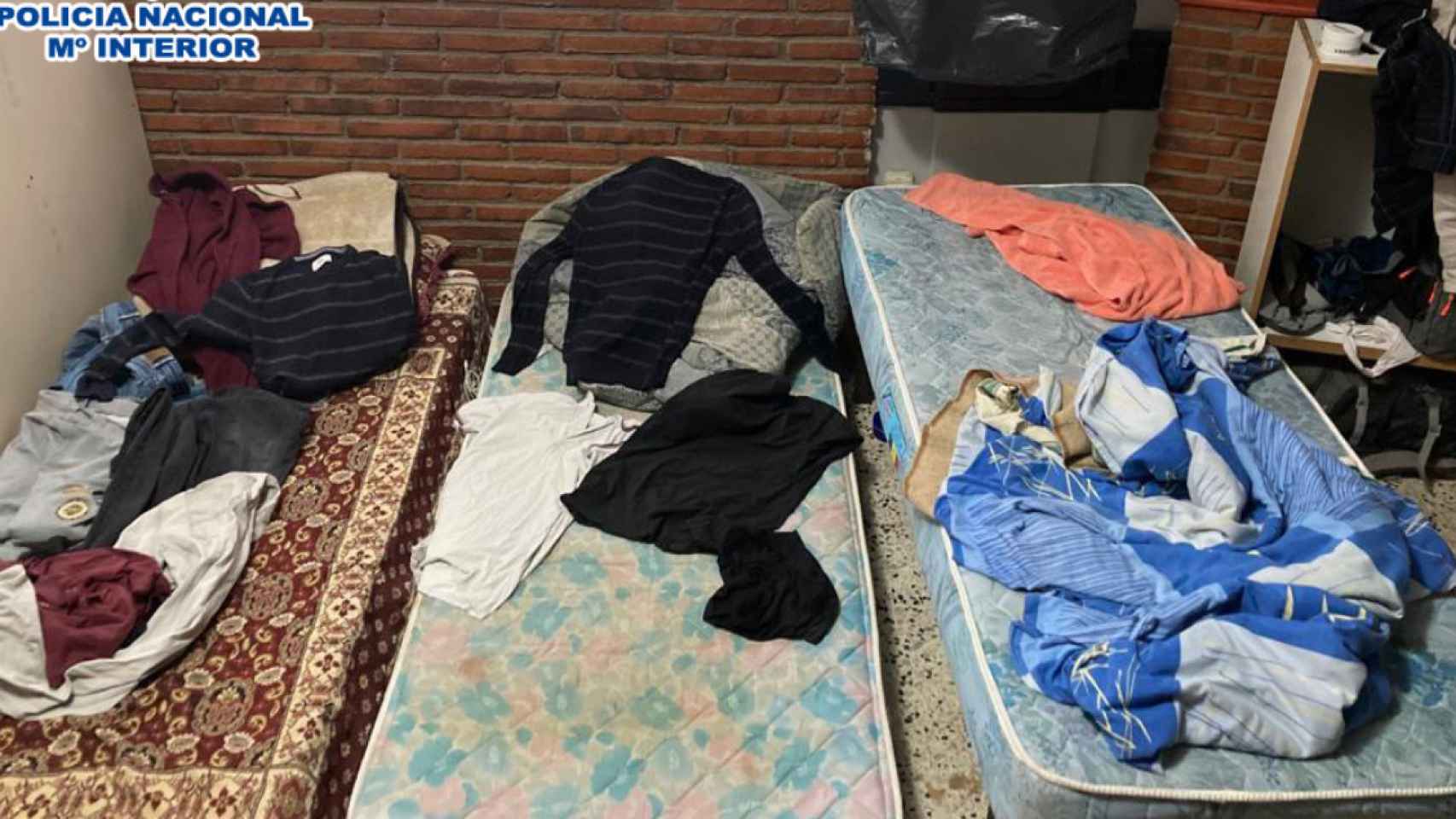 Lugar en el que dormían los empleados de seis kebabs catalanes / CNP