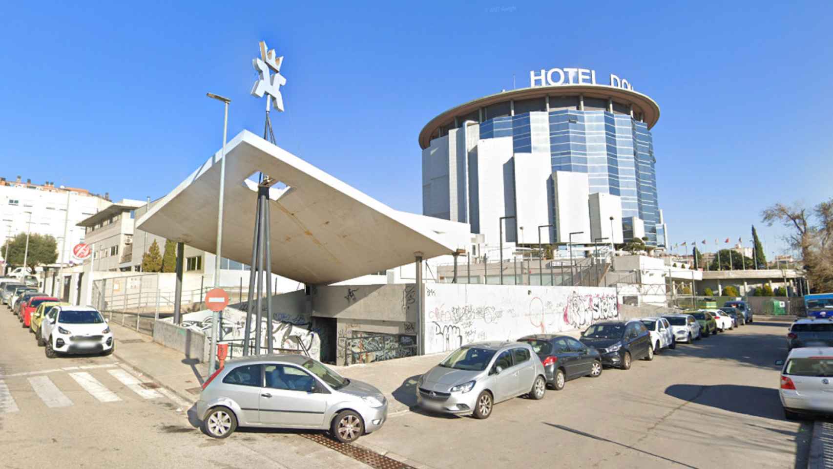 Parte posterior del Hotel Don Cándido de Terrassa, en la zona donde los Mossos encañonaron por error a un pensionista creyendo que era un fugitivo / GOOGLE STREET VIEW