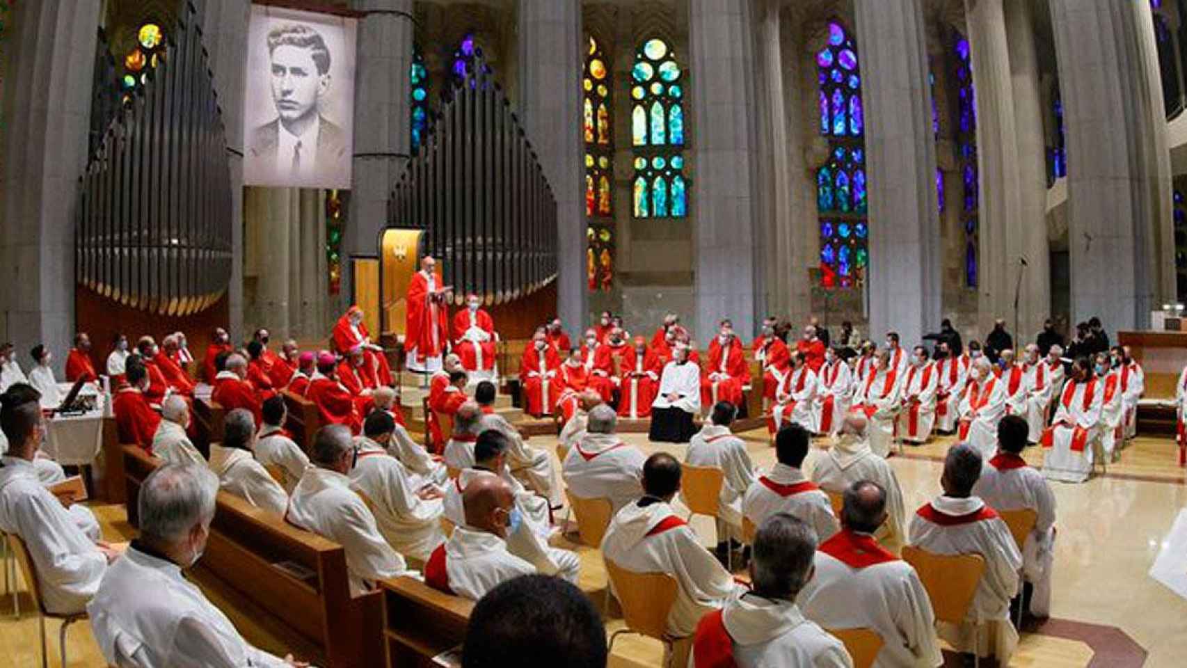 Imagen de la beatificación de Juan Roig celebrada en al Sagrada Familia /TWITTER