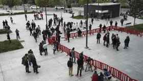 Medios de comunicación en los alrededores del Palacio de Justicia de Pamplona durante la sentencia de La Manada / EFE