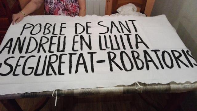 Los vecinos de Sant Andreu protestan por una oleada de robos en el barrio / CG