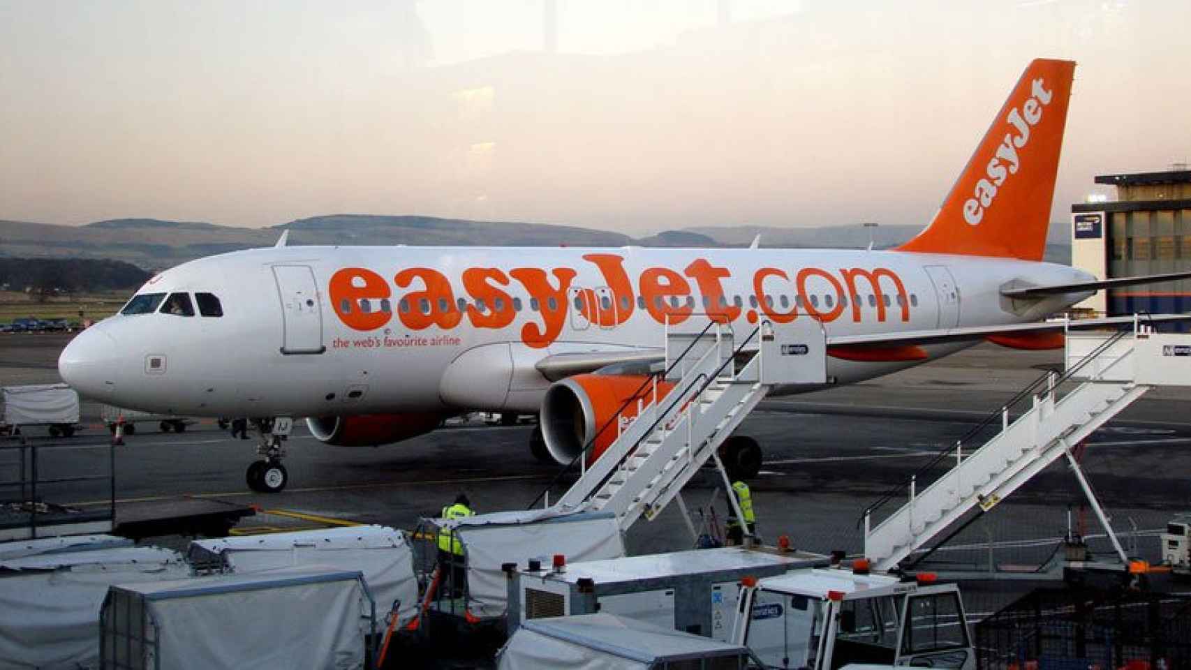 Un avión de easyJet en el aeropuerto de Glasgow (Reino Unido)