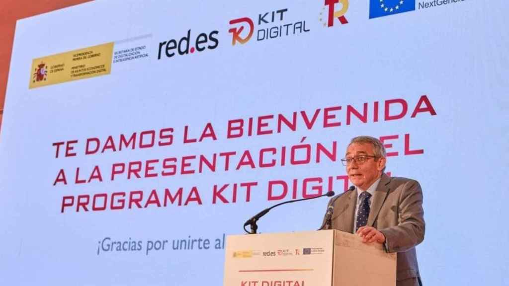 El director general de Red.Es, Alberto Martínez Lacambra, presenta el Kit Digital / EP