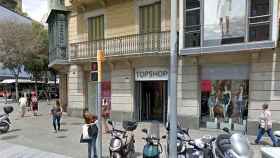 Topshop cerrará la única tienda que tiene en España, situada en el centro de Barcelona, en las inmediateces del centro comercial El Triangle / CG