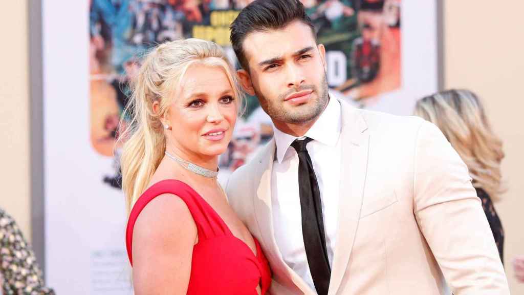 La cantante Britney Spears y su novio, Sam Asghari / EFE