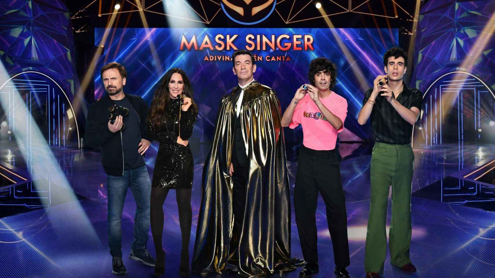 Los investigadores y el presentador de 'Mask Singer' / ANTENA 3