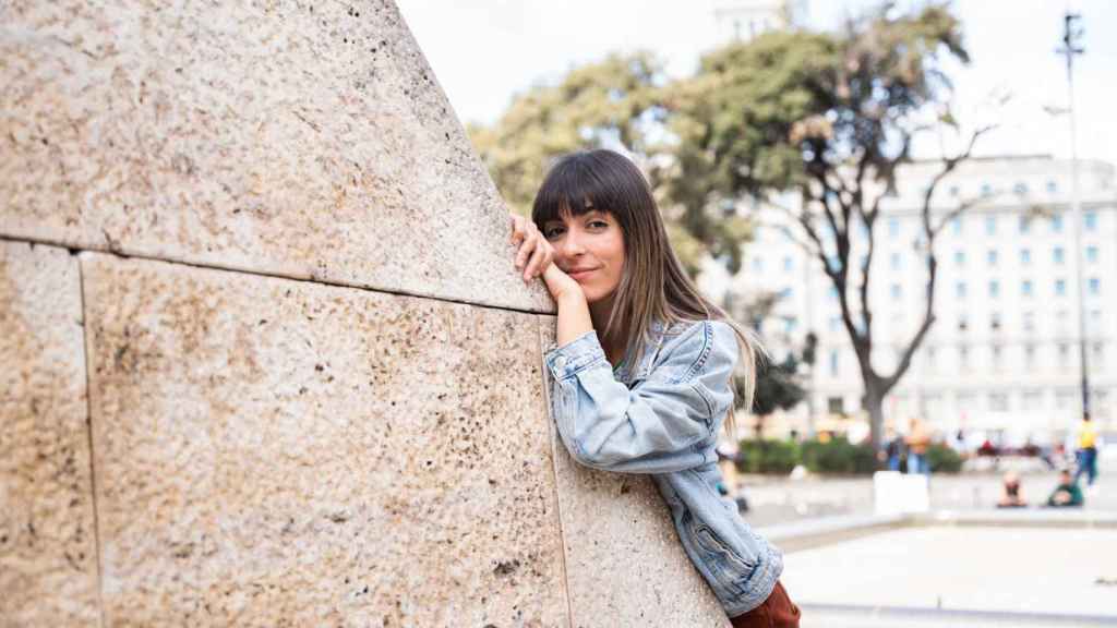 Retrato de Chica Sobresalto en Plaza Cataluña de Barcelona / LUIS MIGUEL AÑÓN