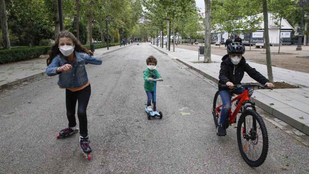 Hijos en bici, patinete y patines EP