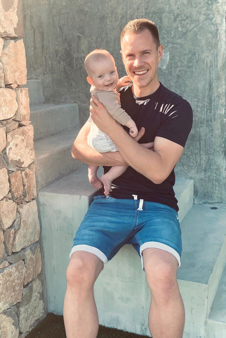 ter Stegen con su hijo Ben