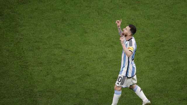 Leo Messi celebra uno de los goles de Argentina / EFE
