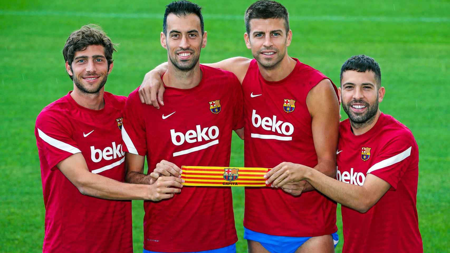 Roberto, Busquets, Piqué y Alba, los cuatro capitanes del Barça / FC Barcelona