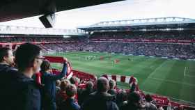 Aficionados del Liverpool en Anfield / PEXELS