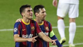 Pedri y Messi celebran un gol del Barça
