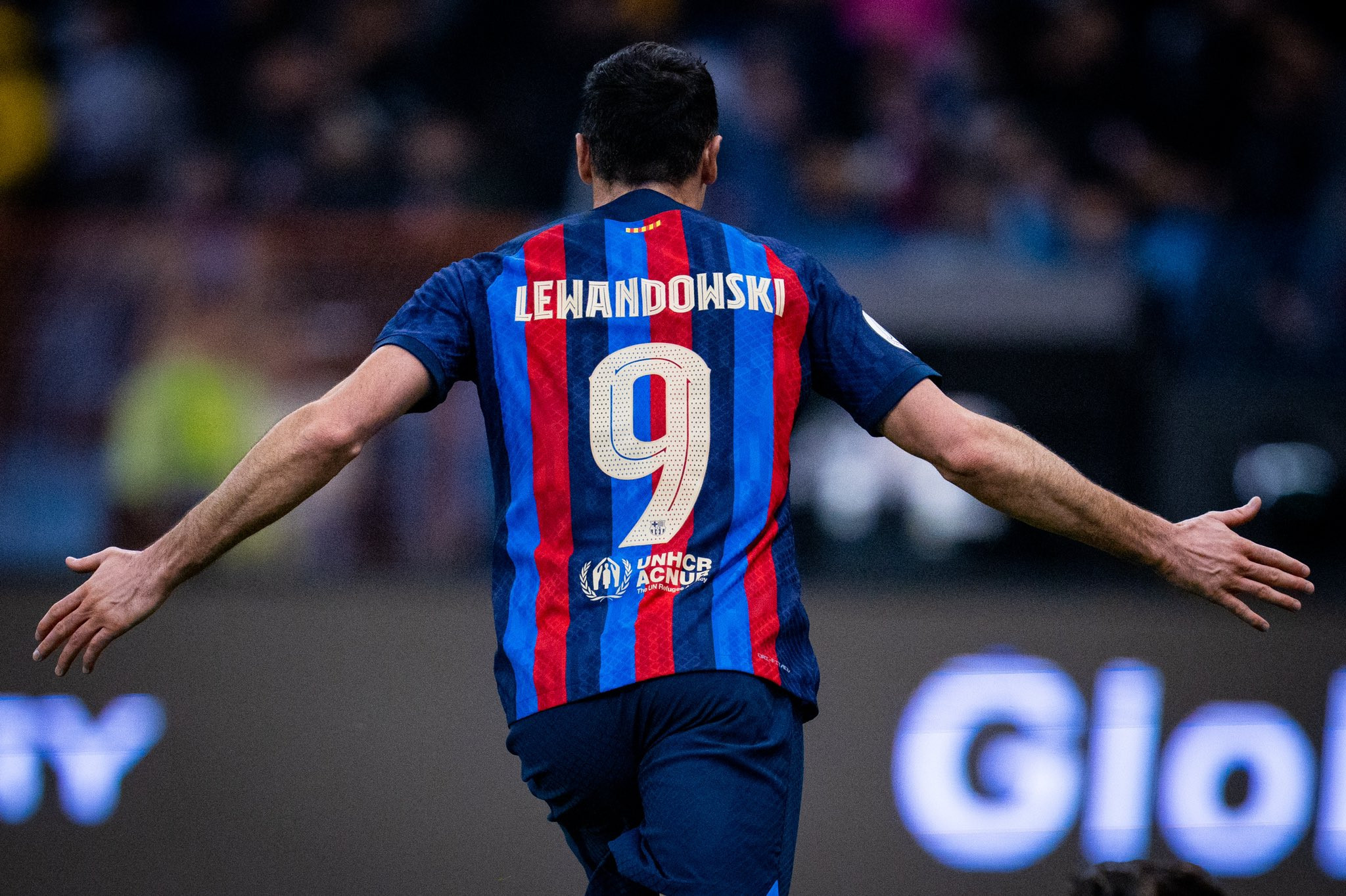 Lewandowski celebra su gol ante el Madrid en la Supercopa / FCB