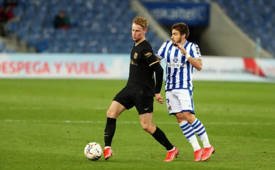 Frenkie De Jong en Anoeta ante la Real Sociedad / FCB